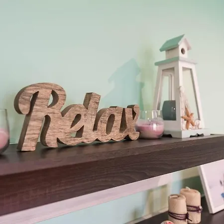 Peaceful Pastel Retreat In Апартамент