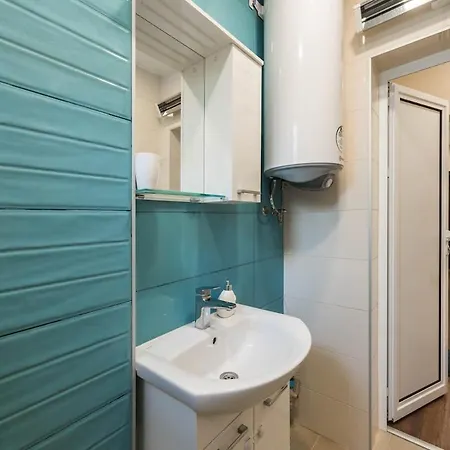 Peaceful Pastel Retreat In Appartamento Varna