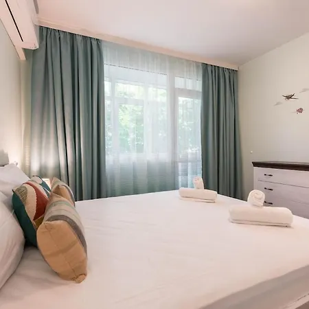 Peaceful Pastel Retreat In * Varna