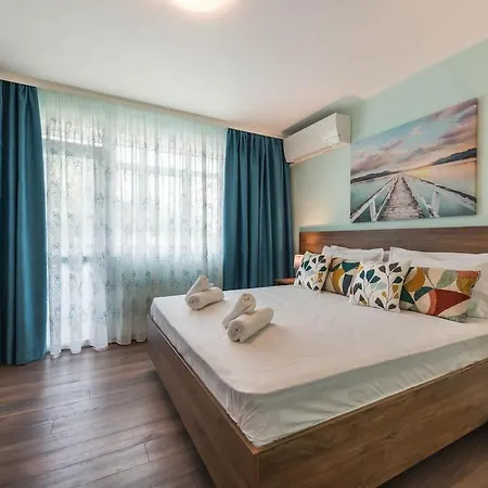 Appartamento Peaceful Pastel Retreat In Varna